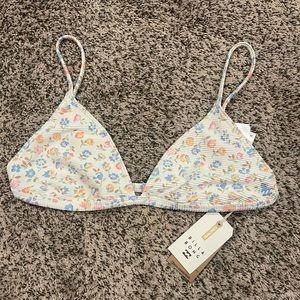 Billabong triangle swimsuit top. Size XXL/16